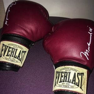 Mohamed allí boxing 🥊 cloves Ever-last